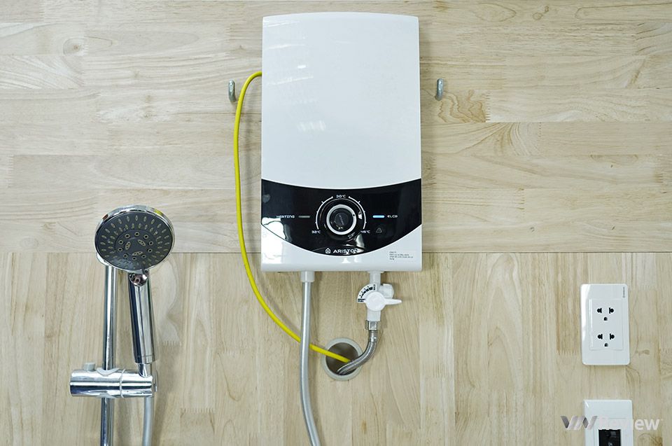 máy nước nóng trực tiếp